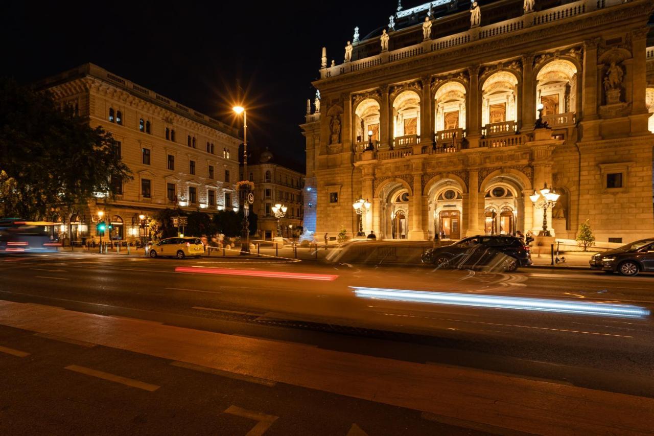 Centrum Opera Luxury Apartment With Free Garage Budapest Bagian luar foto