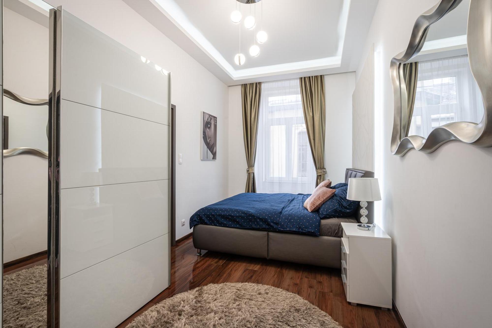 Centrum Opera Luxury Apartment With Free Garage Budapest Bagian luar foto