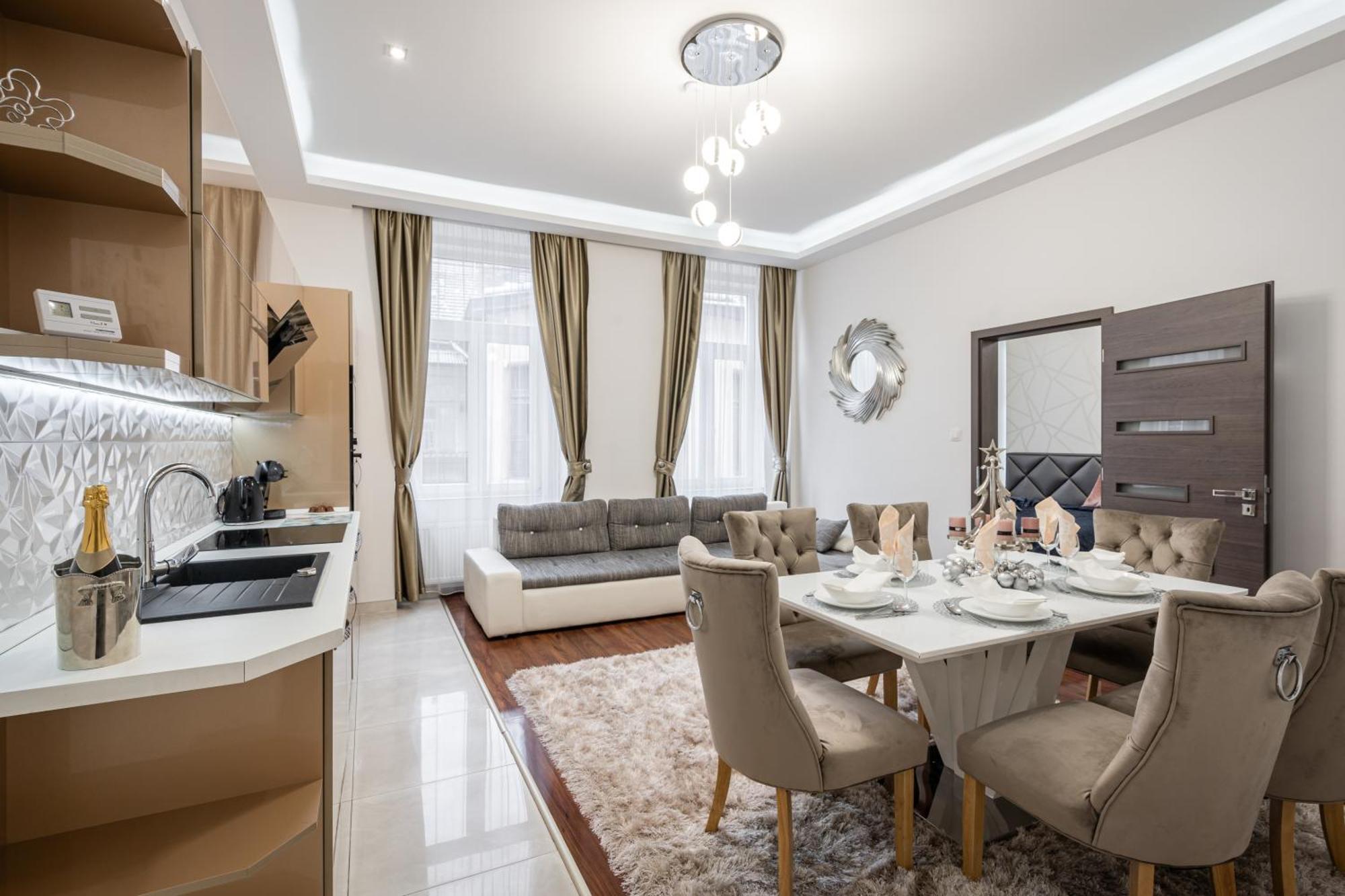 Centrum Opera Luxury Apartment With Free Garage Budapest Bagian luar foto